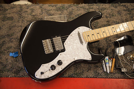 Fender Pawn Shop 70s Stratocaster Deluxe BLK - Guitare forme ST