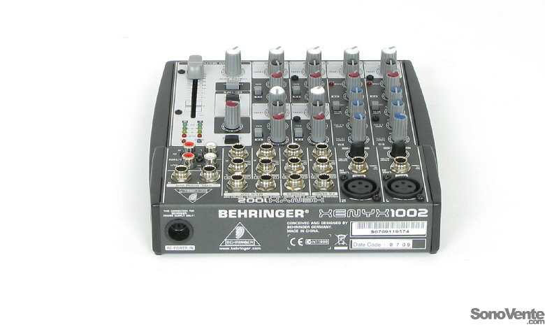Behringer Xenyx 1002 - Table de mixage Behringer sur