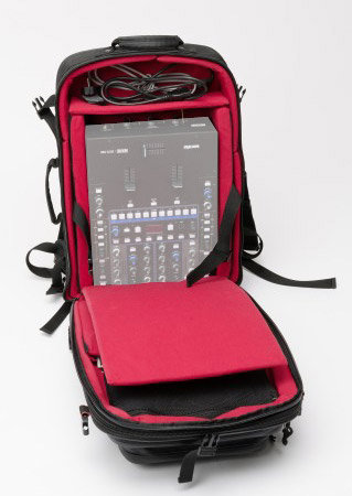 deeltje Daarbij aanwijzing Riot DJ Backpack XL : USB Controller Bag Magma Bags - SonoVente.com - en
