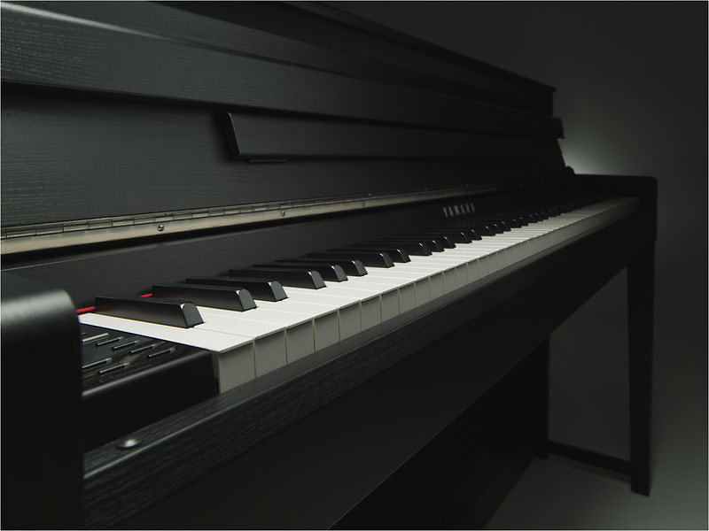 CLP-585B Yamaha