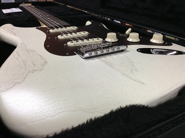 FSR American Stratocaster Rustic Ash Fender