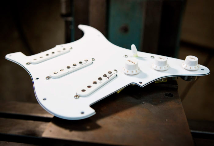 Battipenna Seymour Duncan Loaded Voodoo Bianco – Set Pickup Jimi Hendrix Signature Per Strat