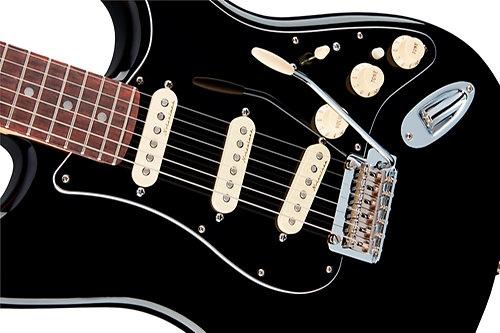 Deluxe Stratocaster PF Black : Guitare forme ST Fender - SonoVente.com