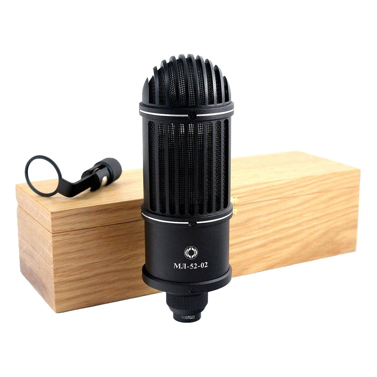 Oktava ML-52-02 black, wooden box - Micro à ruban SonoVente.com