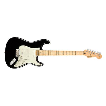 Player Strat MN Black Bundle Fender