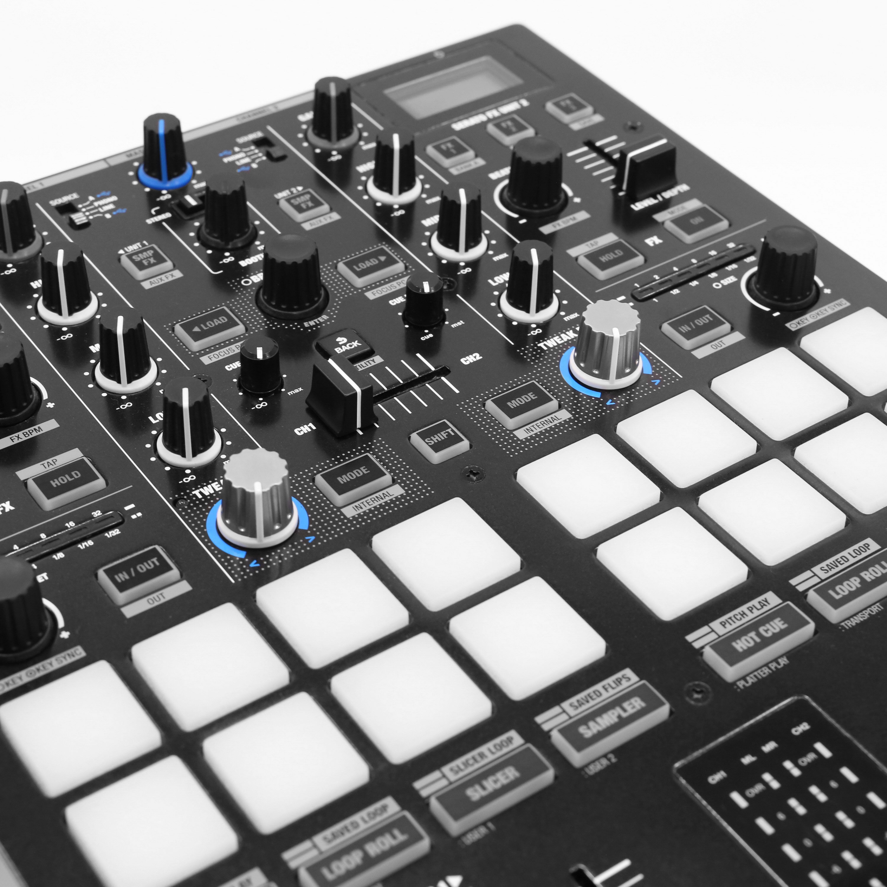 Reloop Elite + 2 x RP8000 Mk2 Pack Table de Mixage DJ