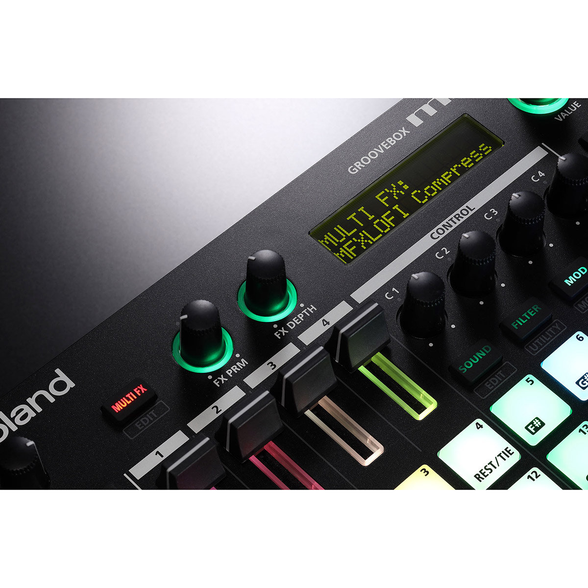 Roland MC-101 : Sampler / GrooveBox - SonoVente.com