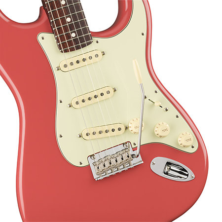 Limited Edition American Pro Stratocaster Solid Rosewood Neck Fiesta Red Fender