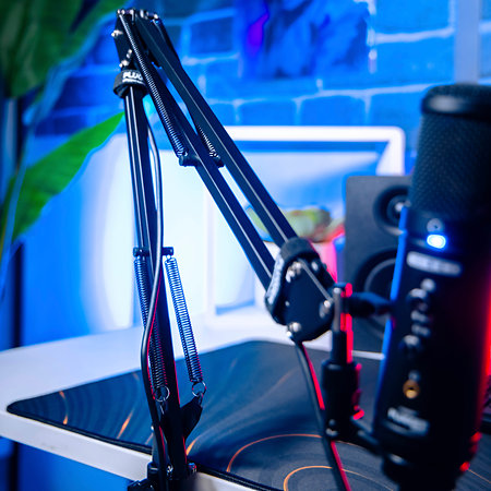Podcast Arm Plugger Studio