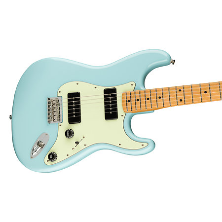 Noventa Stratocaster MN Daphne Blue Fender