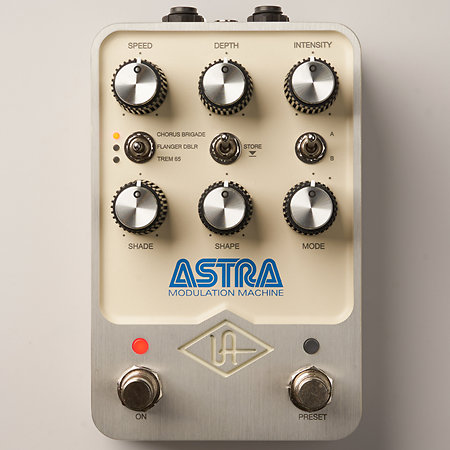 UAFX Astra Modulation Machine Universal Audio