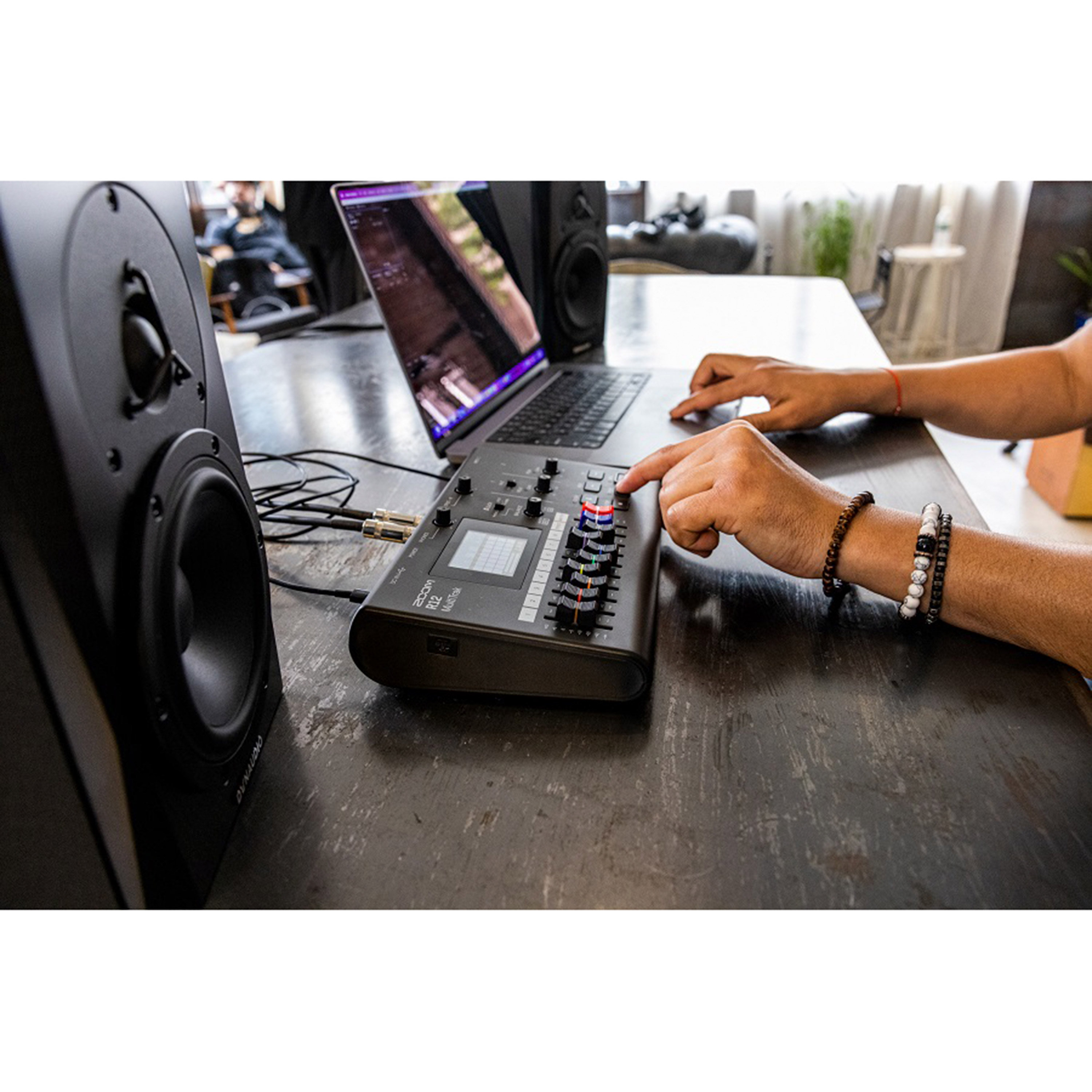 Zoom R12 Studio Portable