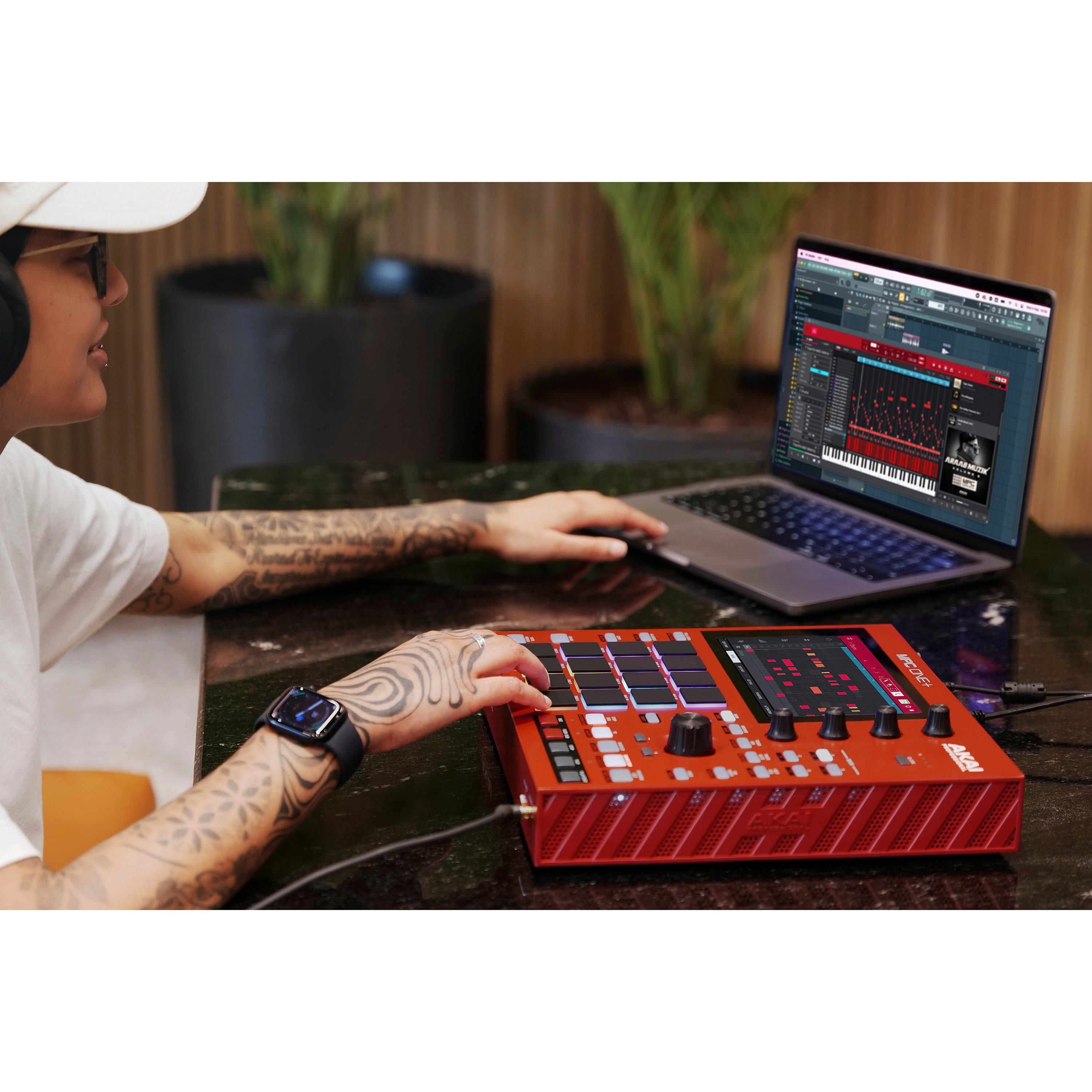 Akai MPC One plus - Sampler / grooveBox One+ SonoVente.com