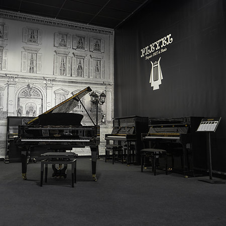 P 190 Opera Black Pleyel
