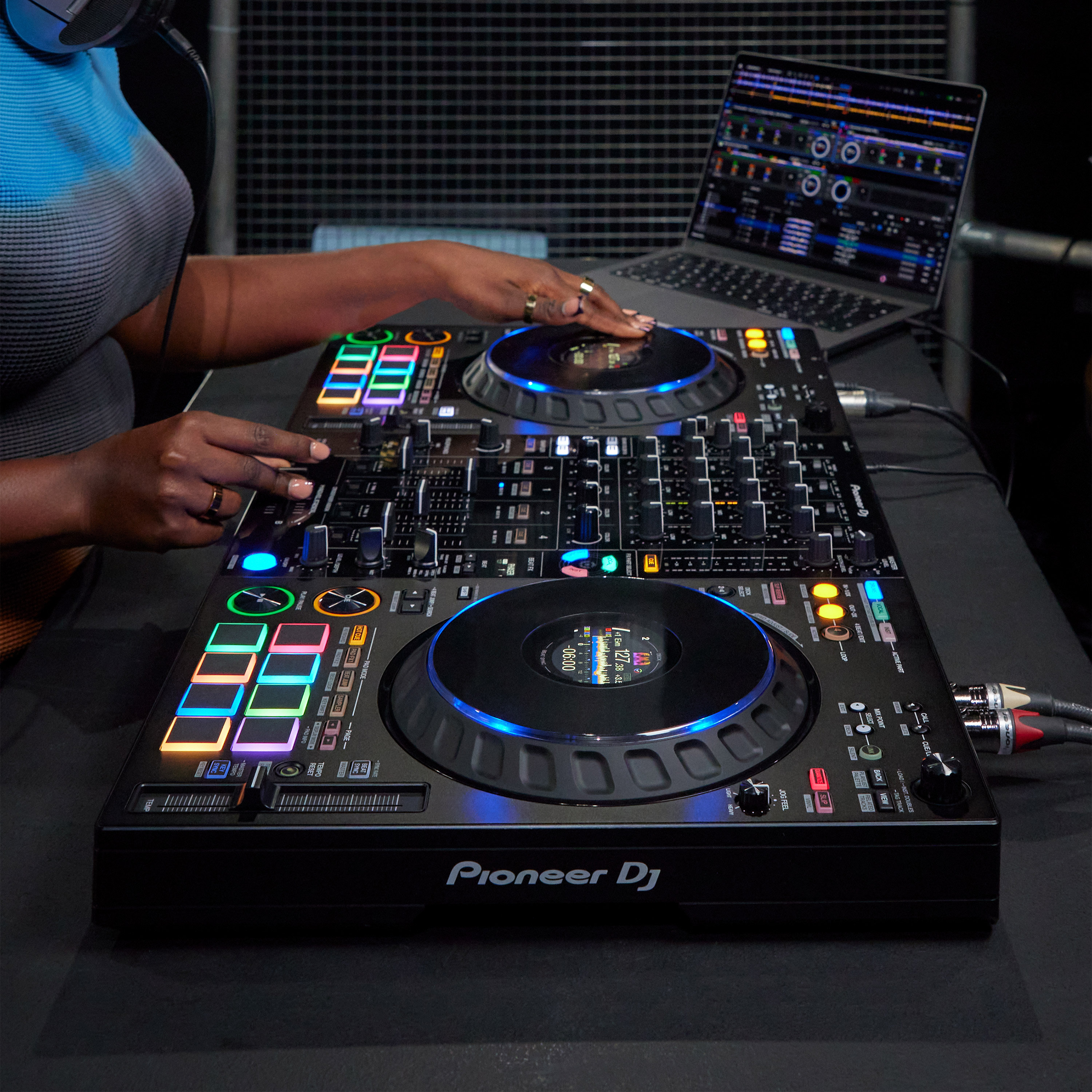 Avis d'utilisateurs : Pioneer DDJ-RX - Audiofanzine