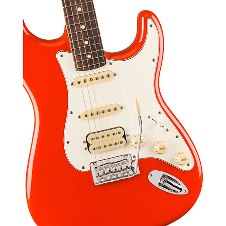 Player II Stratocaster HSS RW Coral Red Fender