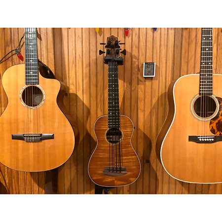 Exotic Mahogany U-Bass gaucher + housse Kala
