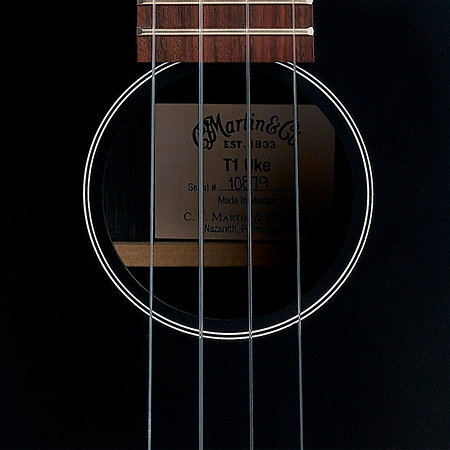 0X Tenor Uke Black + Housse Martin Guitars
