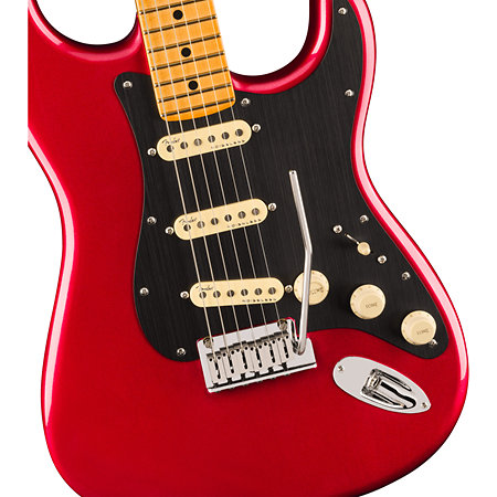 American Ultra II Stratocaster SSS MN Sinister Red + Etui Fender